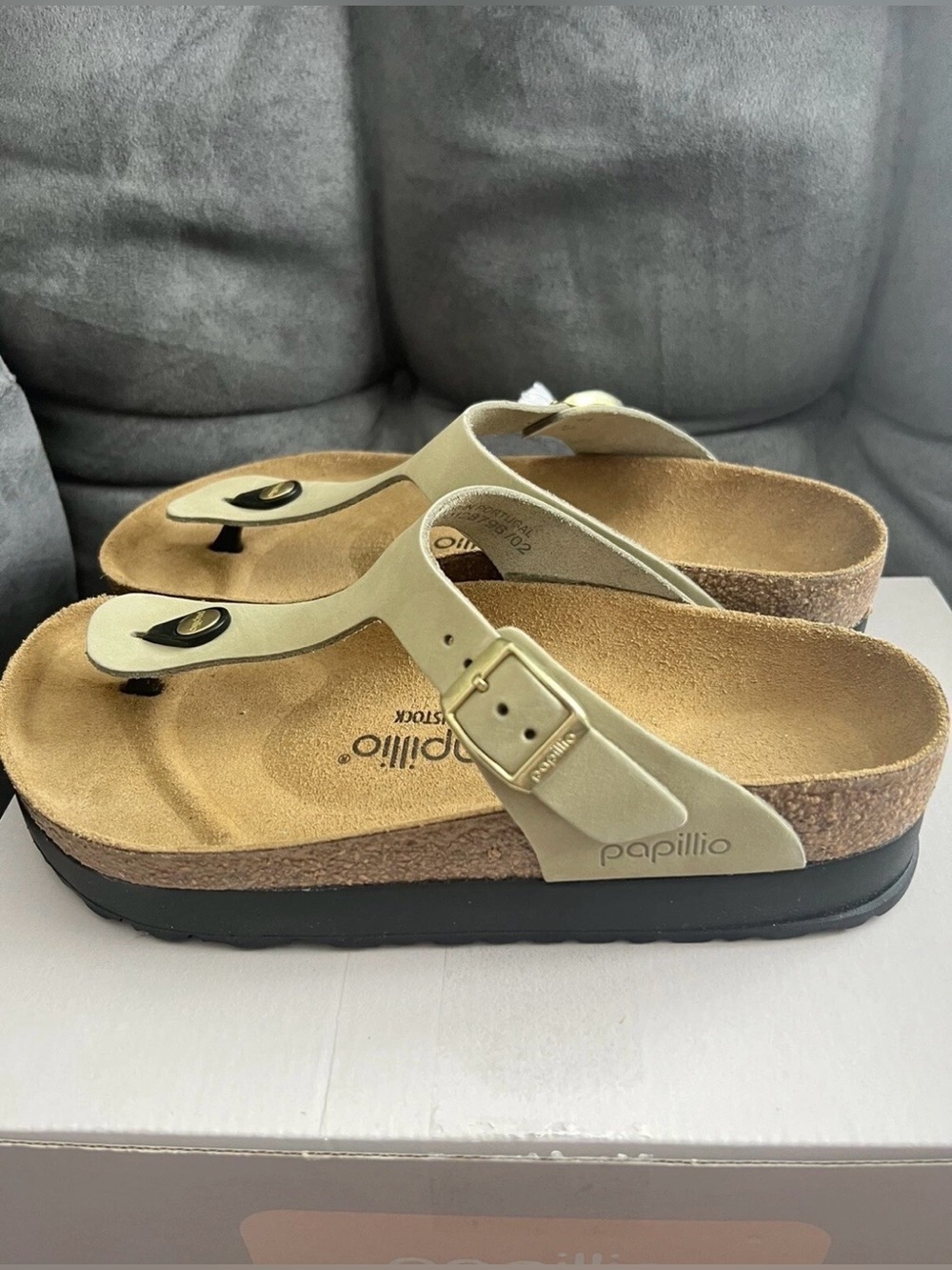 Birkenstock Papillio Gizeh eucalyptus Flex Vegan Leather Platform Sandals 36